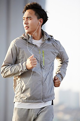 포토 JPG 주간 남자 서울 한명 성인 야외 30대 조깅 운동 건강관리 한국인 한강 반포대교 한강공원 남자만 남자한명만 성인남자만 국내포토 자연요소 1 공원 한국 건강 관리 사람 동양인 장년 다리_건축물 랜드마크 성인만 파일형식