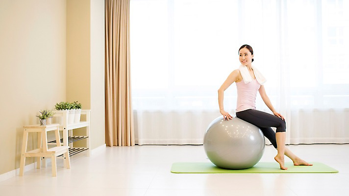 포토 JPG 스튜디오촬영 전신 우먼라이프 여자 여유 요가 휴식 실내 한명 미소 앉기 성인 옆모습 30대 운동 한국인 매트 짐볼 안식처 여자만 성인여자한명만 국내포토 1 라이프스타일 웰빙 감정 뷰포인트 컨셉 모션 표정 건강 사람 동양인 내부 장년 여자한명만 성인여자만 파일형식
