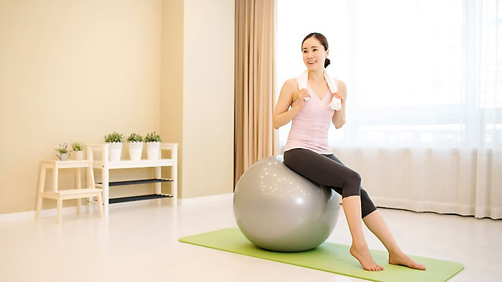 포토 JPG 스튜디오촬영 전신 우먼라이프 여자 여유 요가 휴식 실내 한명 미소 앉기 성인 옆모습 30대 운동 한국인 매트 짐볼 여자만 성인여자한명만 국내포토 1 라이프스타일 웰빙 감정 뷰포인트 컨셉 모션 표정 건강 사람 동양인 내부 장년 여자한명만 성인여자만 파일형식