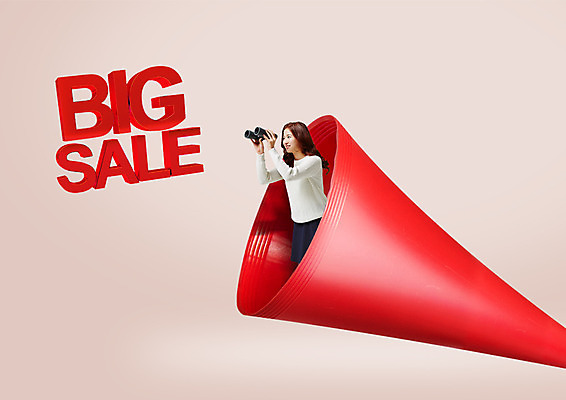 PSD 편집이미지 여자 한명 서기 들기 상반신 성인 옆모습 쇼핑 세일 망원경 한국인 성인여자한명만 이미지편집 1 뷰포인트 모션 사람 동양인 여자한명만 성인여자만 파일형식