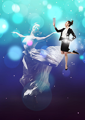 전신 PSD 편집이미지 여자 실루엣 들기 정장 20대 성인 두명 옆모습 태블릿 점프 춤 비즈니스우먼 성인여자한명만 이미지편집 옷 뷰포인트 비즈니스 모션 문화예술 촬영기법 사람 청년 전자제품 스마트기기 직장인 여자한명만 성인여자만 파일형식