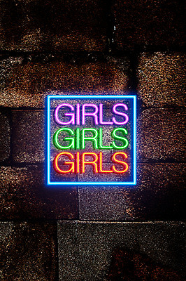 JPG 편집이미지 영어 검은배경 벽돌 간판 사람없음 빛 디지털합성 네온 형광 디지털아트 네온아트 편집실사 문자 백그라운드 검은색 CG 파일형식