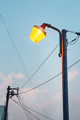 포토 JPG 주간 구름 가로등 하늘 서울 풍경 사람없음 야외 빛 노을 전선 전봇대 국내포토 자연요소 공공시설 한국 파일형식