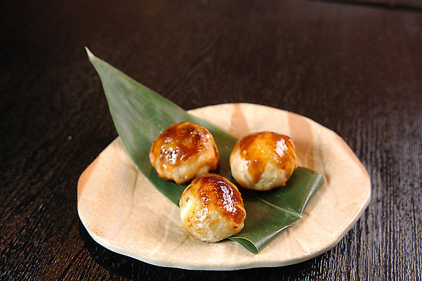 포토 JPG 접시 음식 나뭇잎 사람없음 미트볼 경단 일본음식 국내포토 식기 잎 파일형식