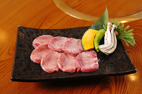 포토 JPG 접시 잎 식재료 고추 호박 육류 사람없음 버섯 소고기 국내포토 식물 식기 채소 파일형식