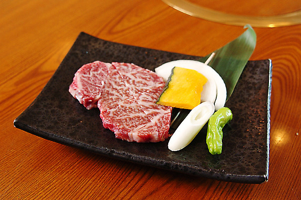 포토 JPG 접시 잎 식재료 고추 호박 육류 사람없음 소고기 파 국내포토 식물 식기 채소 파일형식