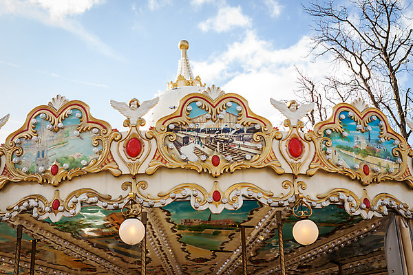 포토 JPG 해외이미지 공원 문화 어린이 지붕 전등 프레임 사람없음 야외 장식 컬러풀 햇빛 기계 놀이공원 프랑스 수확 원형 화려 그리기 승차 회전목마 공평 프랑스어 구식 파리(프랑스) 해외202004 해외포토 도형 문자 공공시설 유럽 컬러 컨셉 농업 모션 조명 사람 태양 테마파크 놀이기구 파일형식 이미지허브