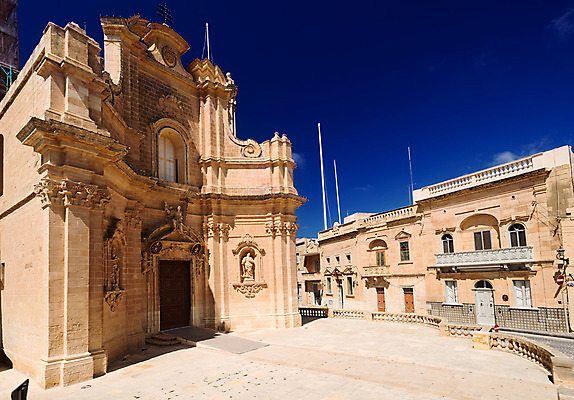 포토 JPG 해외이미지 전통 외관 유럽 종교 문화 섬 여행 건축양식 휴가 풍경 사람없음 건물 성당 교회 역사 재산 축복 지중해 박물관 신성 타운 천연기념물 고딕 단아함 몰타섬 보호구역 옛날 해외202004 해외포토 건축물 건축 나라 바다 컨셉 종교건축 금융 도시 몰타 구역 파일형식 이미지허브