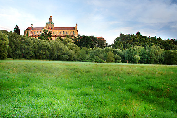 포토 JPG 해외이미지 유럽 기독교 문화 여행 건축양식 주택 사람없음 건물 성당 교회 정원 도시 중세 역사 재산 큼 체코 수도원 천연기념물 고딕 공화국 관심 바로크 보헤미아 수녀원 옛날 주거지 회랑 개조 해외202004 해외포토 건축물 건축 나라 종교 종교건축 금융 복도 크기 파일형식 이미지허브