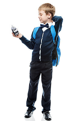 포토 JPG 해외이미지 백인 1 학생 응시 교육 남자 감정 얼굴 어린이 남학생 시계 컨셉 배낭 학교 수업 아침 한명 사람 소년 분노 흰색 표현 잡기 시간 작음 불안 손목시계 공포 충격 타이머 고립 마감 해외202004 해외포토 주간 서양인 시선 컬러 가방 장신구 모션 신체부위 크기 파일형식 이미지허브