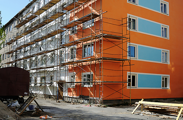 포토 JPG 해외이미지 벽 오렌지 건축양식 사다리 창문 주택 사람없음 야외 건물 가로 햇빛 계단 판넬 수리 각도 발판 복원 해외202004 해외포토 건축물 건축 과일 태양 도구 파일형식 이미지허브