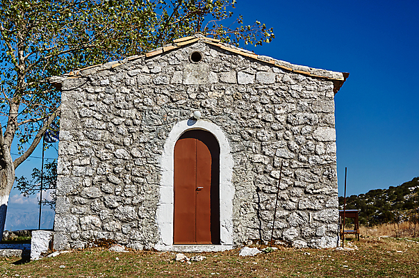 포토 JPG 해외이미지 나무 구름 전통 유럽 종교 섬 건축양식 하늘 산 사람없음 교회 문 바위 그리스 해외202004 해외포토 자연요소 식물 건축 나라 종교건축 건물 돌_바위 파일형식 이미지허브