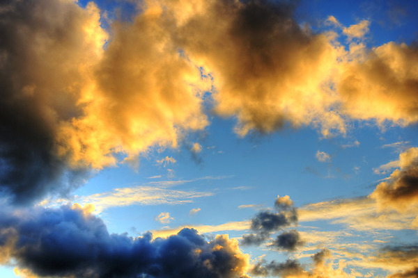 포토 JPG 해외이미지 구름 백그라운드 오렌지 자연 하늘 사람없음 파란색 어둠 일몰 황금 저녁 폭풍 운석 강렬 해외202004 해외포토 자연요소 컬러 과일 날씨 노을 야간 생태계 파일형식 이미지허브