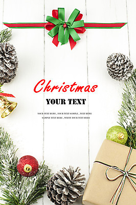 포토 JPG 해외이미지 전통 디자인 계절 행복 리본 백그라운드 크리스마스 겨울 자연 탁자 휴가 새로움 선물 사람없음 장식 빨간색 초록색 산타클로스 우주 축제 흰색 축하 인사 정상 연도 솔방울 원뿔 구성 해외202004 해외포토 도형 기념일 감정 컬러 가구 컨셉 예절 생태계 파일형식 이미지허브