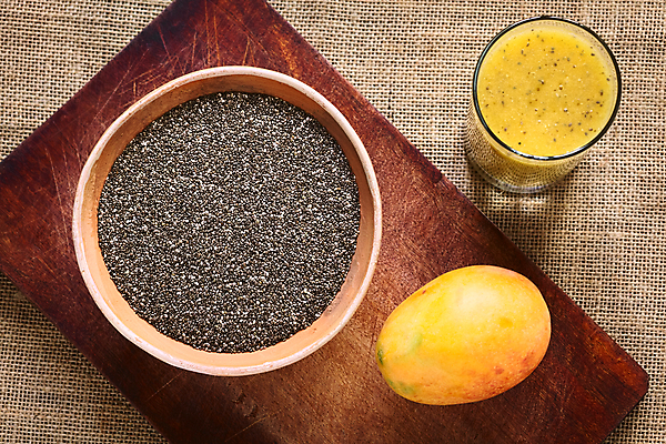 포토 JPG 해외이미지 음료 음식 과일 재료 건조 건강 씨앗 사람없음 목재 가로 빛 농작물 주스 우유 지성 사발 아침식사 유기농 날것 머리위 망고 쉐이크 내추럴 보충 떨림 단백질 오메가 슈퍼푸드 해외202004 해외포토 나무 식물 웰빙 농업 모션 유제품 식사 사기그릇 열대과일 건강식품 영양소 파일형식 이미지허브