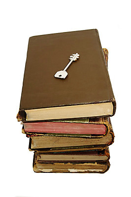 포토 JPG 해외이미지 종이 열쇠 사람없음 책 정보 흰색 역사 도서관 볼륨 편지 읽기 문학 페이지 스위치 옛날 해외202004 해외포토 교육 컬러 모션 파일형식 이미지허브