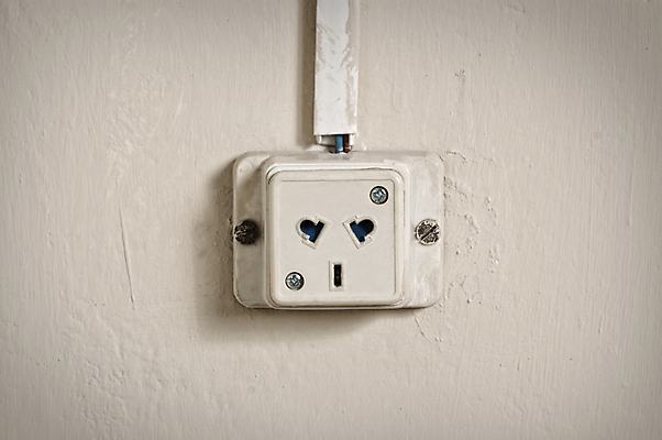 포토 JPG 해외이미지 선 벽 백그라운드 벽지 바닥 주택 사람없음 내부 목재 힘 기계 장비 에너지 흰색 네트워크 콘센트 플러그 연결 질감 심플 철사 타입 수목 옛날 전압 현재 공급 해외202004 해외포토 나무 컬러 컨셉 재료 건물 파일형식 이미지허브