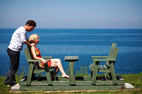 포토 JPG 해외이미지 백인 라이프스타일 웰빙 커플 행복 유럽 바다 컨셉 2 벤치 의자 관계 자연 탁자 휴가 휴식 함께함 건강 사랑 앉기 성인 야외 두명 목재 금발 맑음 침묵 프랑스 장면 해외202004 해외포토 서양인 나무 헤어스타일 감정 나라 가구 재료 모션 날씨 사람 생활 소리 생태계 파일형식 이미지허브