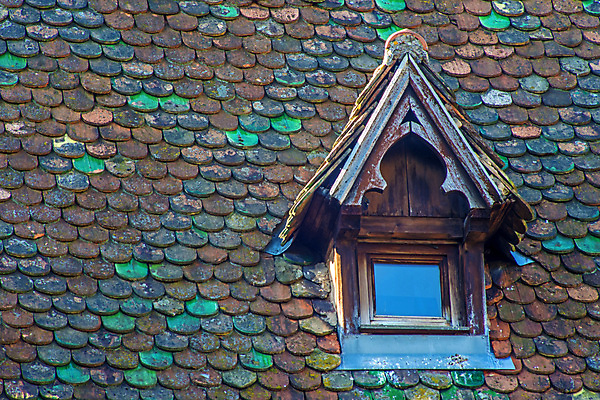 포토 JPG 해외이미지 텍스트 창문 지붕 사람없음 목재 도시풍경 우주 중세 옛날 천창 해외202004 해외포토 나무 재료 풍경 도시 역사 파일형식 이미지허브