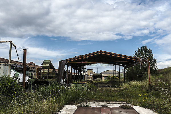 포토 JPG 해외이미지 식물 산업 벽 회사 사다리 공장 하늘 지붕 벽돌 사람없음 야외 건물 세로 갈색 계단 환경 탑 금속 힘 발전기 에너지 수확 도시 시간 업무 수증기 큼 철 버리기 순환 오르기 만들기 시멘트 튜브 타운 자원 국회 내추럴 옛날 철강 노화 해외202004 해외포토 건축물 컬러 컨셉 농업 비즈니스 공업 모션 재질 발전소 도구 작업 크기 파일형식 이미지허브