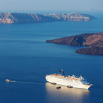 포토 JPG 해외이미지 산업 파도 바다 여행 교통시설 휴가 수영장 항해 풍경 사람없음 야외 물 여름 파란색 평화 흰색 보트 고급 큼 크루즈 갑판 지중해 함선 승객 닻 네비게이션 파라다이스 해외202004 해외포토 자연요소 계절 컬러 교통 컨셉 배_교통 크기 시설 파일형식 이미지허브
