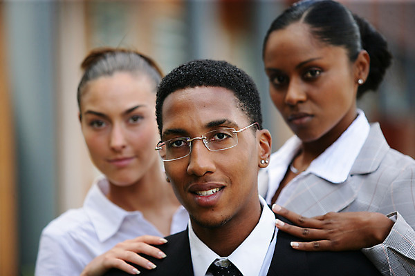 포토 JPG 해외이미지 흑인 비즈니스 학교 스트레스 관리 정장 20대 성인 세명 검은색 터치 추위 마사지 비즈니스맨 비즈니스우먼 통제 동료 어깨 경영자 경영 심각 지능 패기 성욕 해외202004 해외포토 서양인 옷 여자 교육 남자 컬러 컨셉 관계 사람 청년 신체부위 직장인 자신감 리더 욕망 파일형식 이미지허브