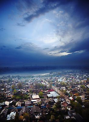 포토 JPG 해외이미지 구름 건축양식 하늘 사람없음 건물 어둠 일몰 새벽 도시 저녁 가난 장면 지역 타운 빈민가 옛날 해외202004 해외포토 자연요소 건축물 건축 컨셉 노을 야간 파일형식 이미지허브