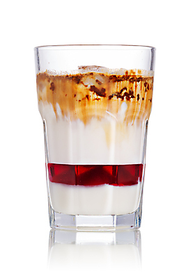 포토 JPG 해외이미지 커피 딸기 사람없음 갈색 초콜릿 얼음 거품 추위 흰색 칵테일 달콤 크림 시럽 쉐이크 해외202004 해외포토 자연요소 음료 컬러 과일 디저트 주류 맛 파일형식 이미지허브