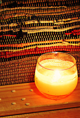 포토 JPG 해외이미지 행복 백그라운드 크리스마스 겨울 촛불 불 휴가 전등 조명 새로움 실내 사랑 사람없음 장식 가로 빛 노란색 파티 검은색 어둠 희망 침묵 축하 영혼 황금 야간 소프트포커스 12월 연도 명상 오브젝트 장면 빛망울 연소 거짓 광 왁스 해외202004 해외포토 자연요소 계절 기념일 감정 컬러 컨셉 초 촬영기법 이벤트 내부 소리 날짜 파일형식 이미지허브