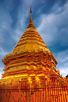 포토 JPG 해외이미지 전통 건축물 아시아 종교 선 조각 여행 불교 태국 하늘 지붕 부동산 휴가 휴식 주택 사람없음 목재 태양 힘 기도 사찰 몸무게 승려 명상 박물관 부처 사리탑 숭배 철학 생존 해외202004 해외포토 자연요소 나무 교육 건축 나라 컨셉 재료 종교건축 건물 탑 재산 성직자 파일형식 이미지허브