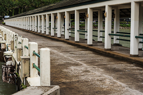 포토 JPG 해외이미지 디자인 벽 백그라운드 건축양식 창문 바닥 사람 사람없음 건물 빛 산책 도시 복도 터널 오솔길 방법 해외202004 해외포토 건축물 건축 길 휴식 파일형식 이미지허브