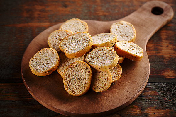 포토 JPG 해외이미지 빵 사람없음 슬라이스 곡물빵 나무도마 나무배경 해외202004 해외포토 음식 백그라운드 도마 목재 파일형식 이미지허브