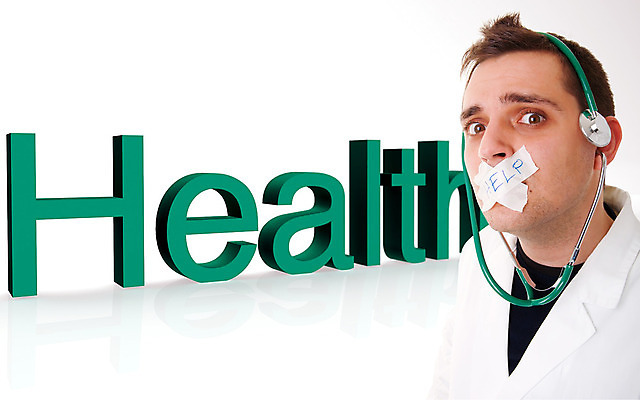 포토 JPG 해외이미지 직업 손 남자 행복 포즈 백그라운드 유니폼 청진기 성공 노동자 건강 병원 관리 한명 서기 미소 사람 성인 약 펜 의사 흰색 기록 업무 작업 자신감 긍정 돌봄 해외202004 해외포토 1 옷 감정 컬러 컨셉 의학 의료기기 모션 표정 신체부위 필기구 의료진 파일형식 이미지허브