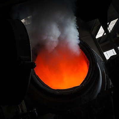 포토 JPG 해외이미지 산업 포즈 오렌지 공장 불꽃 사람없음 빨간색 빛 금속 흐름 프랑스 업무 뜨거움 액체 개울 붓기 제조 철 국자 매움 무거움 방앗간 곰팡이 광 알루미늄 용광로 제철소 주조 철강 화상 해외202004 해외포토 유럽 컬러 컨셉 과일 공업 모션 재질 주방용품 불 강 작업 무게 맛 상처 파일형식 이미지허브