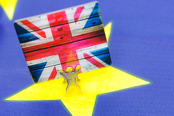 포토 JPG 해외이미지 유럽 별 벽 여행 이동 미래 벽돌 출입구 영국 사람없음 경제 파란색 문 유로 깃발 큼 투표 불안 질감 잭 의심 깨짐 떠남 왕국 위기 유럽연합 해외202004 해외포토 자연요소 감정 나라 컬러 컨셉 돈 모션 크기 선거 파일형식 이미지허브