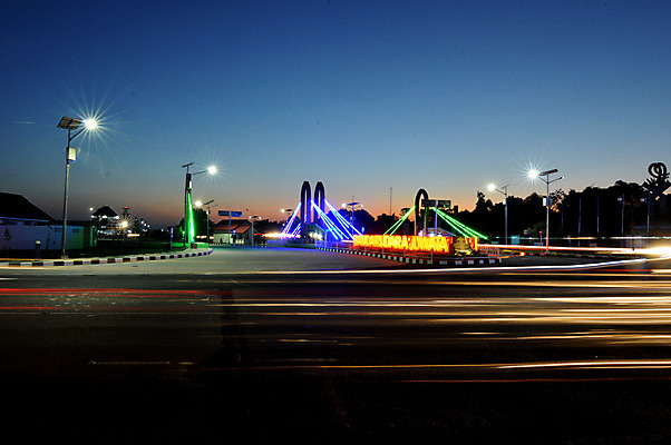 포토 JPG 해외이미지 실루엣 여행 백그라운드 컨셉 비즈니스 건축양식 창문 교통시설 유리 추상 휴가 사람 사람없음 내부 건물 파란색 사무실 반사 여행객 짐 휴게실 기다림 공항 군중 야간 항공 출발 대문 상업 승객 북쪽 대패 수하물 터미널 해외202004 해외포토 자연요소 건축물 건축 컬러 교통 무늬 모션 재질 촬영기법 문 방향 시설 파일형식 이미지허브