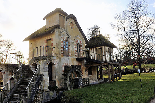 포토 JPG 해외이미지 공원 유럽 문화 건축양식 주택 사람없음 야외 농장 일출 정원 일몰 궁전 프랑스 시골 바퀴 역사 재산 시골집 베르사유 여왕 프랑스어 방앗간 옛날 해외202004 해외포토 문자 공공시설 건축 나라 고건축 농업 건물 금융 노을 파리_프랑스 파일형식 이미지허브