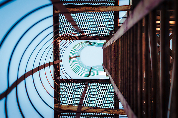 포토 JPG 해외이미지 모양 산업 백그라운드 곡선 건축양식 추상 사람없음 파란색 계단 금속 도시 철 부식 단계 그런지 옛날 해외202004 해외포토 건축 선 컬러 무늬 재질 파일형식 이미지허브