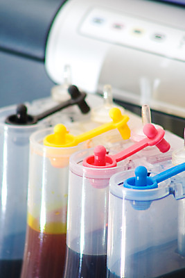 포토 JPG 해외이미지 잉크 사람없음 빨간색 빛 컬러풀 사무실 노란색 검은색 장비 흰색 액체 변화 인쇄 컨테이너 플라스틱 자주색 가득함 오브젝트 탱크 청록색 제트기 고립 교체 로딩 공급 해외202004 해외포토 산업 컬러 컨셉 비즈니스 재질 비행기 파일형식 이미지허브