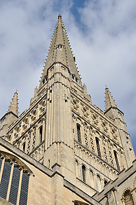 포토 JPG 해외이미지 기독교 종교 건축양식 창문 하늘 잉글랜드 석조 사람없음 건물 세로 파란색 성당 교회 바위 화려 중세 큼 신성 첨탑 고딕 르네상스 숭배 신앙심 옛날 해외202004 해외포토 건축물 건축 컬러 컨셉 종교건축 영국 탑 돌_바위 역사 크기 파일형식 이미지허브