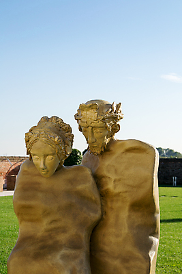 포토 JPG 해외이미지 모델 커플 공원 여자 남자 얼굴 조각 사람없음 야외 조각상 이탈리아 표현 황금 클래식 묘사 조각가 해외202004 해외포토 공공시설 유럽 컨셉 관계 사람 신체부위 조형물 파일형식 이미지허브