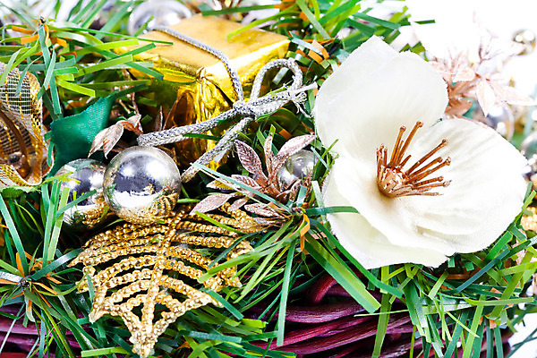 포토 JPG 해외이미지 전통 계절 꽃 리본 잎 크리스마스 유리 휴가 불꽃 새로움 기념 선물 사람없음 장식 초록색 빛 파티 바구니 축제 흰색 축하 인사 화려 황금 닫기 연도 배열 구슬 심볼 광택 고립 구성 해외202004 해외포토 식물 기념일 컬러 컨셉 모션 재질 불 이벤트 예절 파일형식 이미지허브