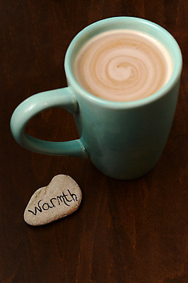 포토 JPG 해외이미지 음료 디저트 사람없음 목재 컵 파란색 초콜릿 머그컵 소용돌이 대접 뜨거움 달콤 맛 아침식사 코코아 라떼 안락 해외202004 해외포토 나무 식기 커피 음식 컬러 컨셉 재료 식사 회오리 파일형식 이미지허브