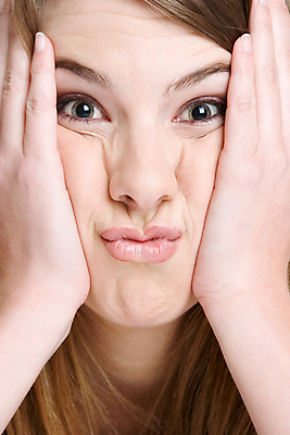 포토 JPG 해외이미지 응시 시선 여자 행복 얼굴 휴식 갈색머리 관리 한명 사람 성인 10대 마주보기 기쁨 밀기 매끈함 피부 입술 만들기 턱 스쿼시 돌봄 해외202004 해외포토 1 헤어스타일 감정 스포츠 컨셉 모션 청소년 신체부위 구기 감각 파일형식 이미지허브