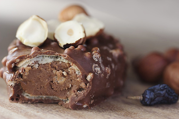 포토 JPG 해외이미지 커피 음식 조각 크리스마스 다이어트 휴가 디저트 콩 발렌타인데이 건강 사탕 종류 사람없음 목재 갈색 초콜릿 검은색 어둠 우유 견과류 흰색 바 원형 달콤 맛 가루 설탕 먹기 크림 향신료 만족 땅콩 칼로리 모음 코코아 충동구매 건포도 카카오 해로움 프랄린 해외202004 해외포토 도형 나무 기념일 감정 음료 컬러 컨셉 재료 모션 데이이벤트 포도 유제품 곡류 한글 쇼핑 건과일 과소비 향미료 파일형식 이미지허브