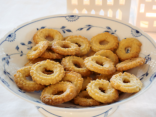 포토 JPG 해외이미지 전통 계절 음식 크리스마스 휴가 디저트 덴마크 사람없음 쿠키 케이크 화환 대접 달콤 맛 설탕 굽기 흙더미 바닐라 핸드메이드 해외202004 해외포토 기념일 꽃 컨셉 북유럽 흙 구이 파일형식 더미 이미지허브