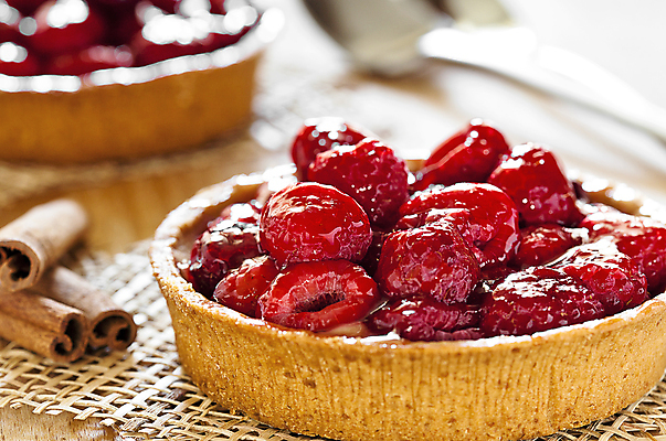 포토 JPG 해외이미지 열매 과일 디저트 사람없음 빨간색 컬러풀 갈색 노란색 흰색 신선 닫기 달콤 산딸기 베리 시나몬 페스츄리 해외202004 해외포토 식물 음식 빵 컬러 모션 맛 파일형식 이미지허브