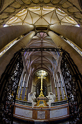 포토 JPG 해외이미지 유럽 여행 십자가 고건축 건축양식 실내 사람없음 내부 건물 인테리어 성당 교회 프랑스 기둥 사찰 세계여행 역사 천장 시력 기념물 천연기념물 고딕 노르망디 바실리카 사당 서유럽 옛날 제단 해외202004 해외포토 건축물 디자인 건축 나라 종교건축 세계 파일형식 이미지허브