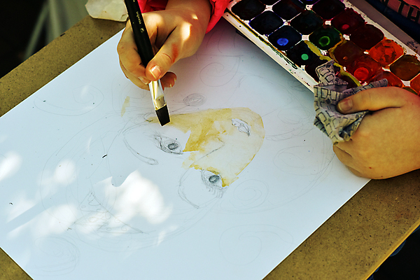 포토 JPG 해외이미지 1 학생 여학생 여자 교육 종이 얼굴 어린이 학교 잉크 아이디어 미술 사람 사람없음 펜 페인트 흰색 붓 그림 긍정 예술가 셀프 흥미 해외202004 해외포토 컬러 컨셉 문화예술 신체부위 필기구 파일형식 이미지허브