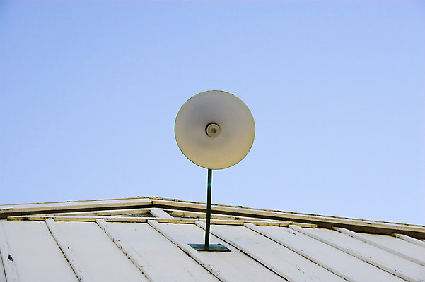 포토 JPG 해외이미지 벽 농업 자연 하늘 주택 사람없음 야외 목재 여름 파란색 빛 농장 노란색 환경 흰색 시골 램프 신선 역사 고독 헛간 외양간 밭일 옛날 판잣집 평야 해외202004 해외포토 나무 계절 감정 산업 컬러 재료 조명 건물 생태계 저장고 파일형식 이미지허브